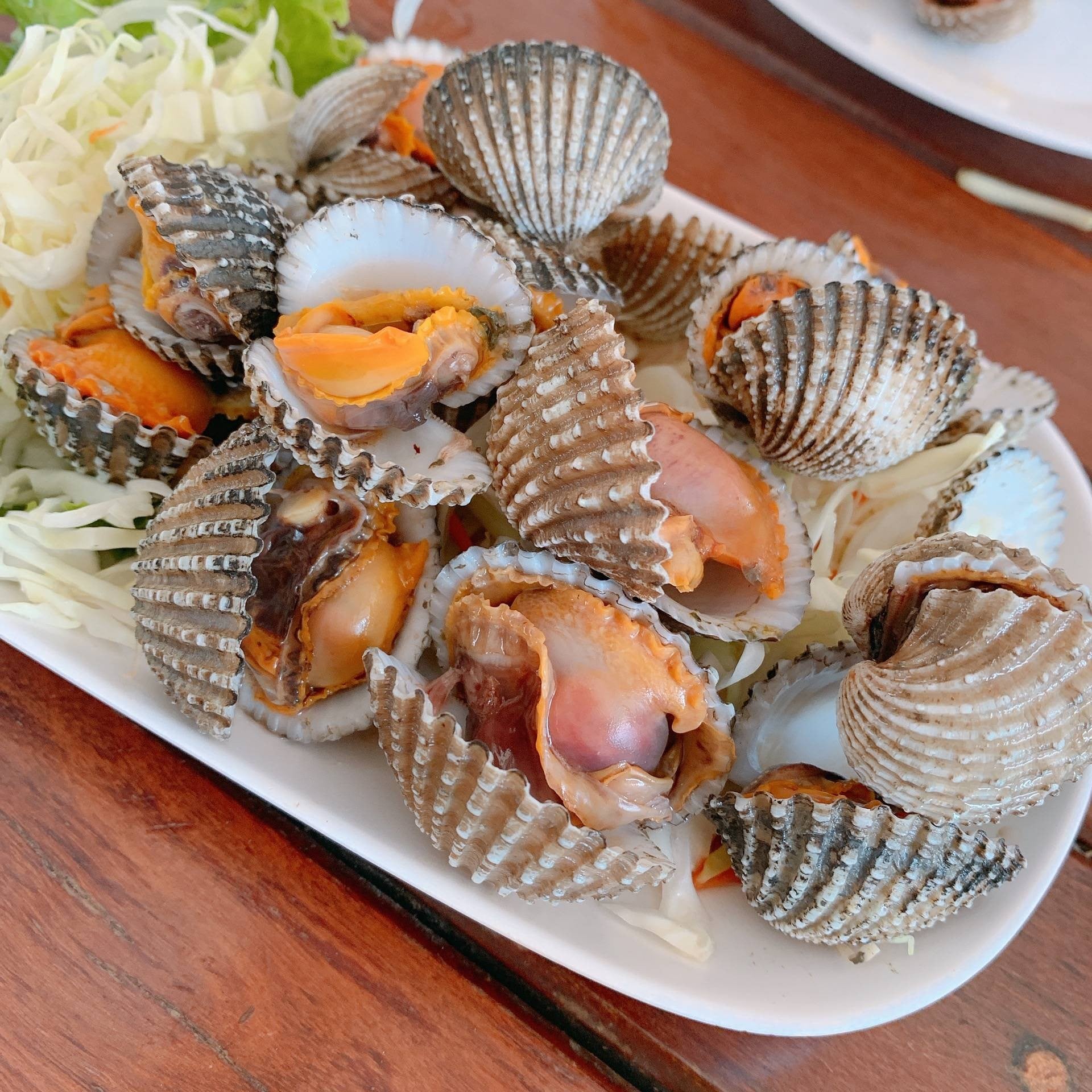 บ้านโพธิ์ริเวอร์ไซด์, ร้านอาหารมธุรสเรือนแพ, Baan Melon Desert, ร้านบ้านเบญฯ, บ้านปูกรรเชียง, ร้านกุ้งนาง, ร้านชวนมา ริมแม่น้ำบางปะกง, ครัวแม่ส้มเกลี้ยง, ครัวปลาเถื่อน, แพเคียงน้ำ, ลุงตีฟและยาย, รวยเรือนแพ, เอกเขนก, ชัยครับ, แพพยงค์ ริมน้ำ, 111/11 บ้านริมคลอง, มีน้ำ มีปลา cafe&amp;restaurant