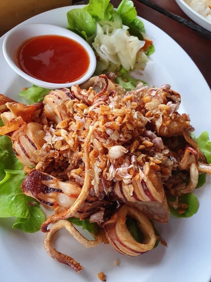 บ้านโพธิ์ริเวอร์ไซด์, ร้านอาหารมธุรสเรือนแพ, Baan Melon Desert, ร้านบ้านเบญฯ, บ้านปูกรรเชียง, ร้านกุ้งนาง, ร้านชวนมา ริมแม่น้ำบางปะกง, ครัวแม่ส้มเกลี้ยง, ครัวปลาเถื่อน, แพเคียงน้ำ, ลุงตีฟและยาย, รวยเรือนแพ, เอกเขนก, ชัยครับ, แพพยงค์ ริมน้ำ, 111/11 บ้านริมคลอง, มีน้ำ มีปลา cafe&amp;restaurant