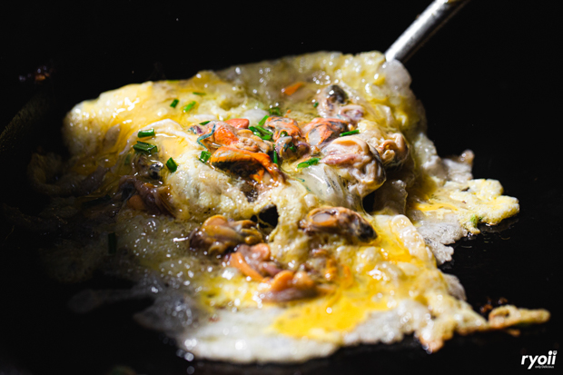 ก๋วยเตี๋ยวผัดงี่เง่า at เจ๊เบญ โอเดี้ยน, ร้านฮั้นโภชนา, เจ๊เฮี้ยง ก๋วยเตี๋ยวลูกชิ้นปลา ตลาดน้อย, ข้าวต้มปลาตลาดน้อย, Baan Chim Cha, อาฉีไก่ทอด, มานพ สุกี้รถกระบะ, แดงราชาหอยทอด, โจ๊ก เจ๊หมวยเกี้ย-ดั้งเดิม, เป็ดตุ๋นเจ้าท่า, ซี่โครงปราณ, คุณปุ๊กะหรี่ปั๊บ ณ ตลาดน้อย, แต้เล่าจิ้นเส็ง, Li Bing Waffle Parlour, Mana Craft, Jap Bread ตลาดน้อย, ฮงเซียงกง