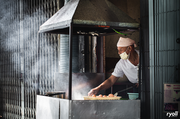 ก๋วยเตี๋ยวผัดงี่เง่า at เจ๊เบญ โอเดี้ยน, ร้านฮั้นโภชนา, เจ๊เฮี้ยง ก๋วยเตี๋ยวลูกชิ้นปลา ตลาดน้อย, ข้าวต้มปลาตลาดน้อย, Baan Chim Cha, อาฉีไก่ทอด, มานพ สุกี้รถกระบะ, แดงราชาหอยทอด, โจ๊ก เจ๊หมวยเกี้ย-ดั้งเดิม, เป็ดตุ๋นเจ้าท่า, ซี่โครงปราณ, คุณปุ๊กะหรี่ปั๊บ ณ ตลาดน้อย, แต้เล่าจิ้นเส็ง, Li Bing Waffle Parlour, Mana Craft, Jap Bread ตลาดน้อย, ฮงเซียงกง