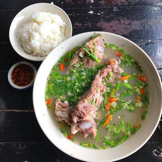 Cypher Gelato, สุกี้จินดา, สาขาลาดพร้าววังหิน, เถ่าชิ่ว น้ำเต้าหู้มือหนึ่ง, เตาถ่าน หมูกระทะ, Unfinished Coffee Roaster, เซี้ยม ก๋วยเตี๋ยวสุโขทัย วังหิน, เครปป้าเฉื่อย, สาขา Plaza Lagoon, เฝอ'54, สาขาลาดพร้าววังหิน 60, ซ้งเป็ดพะโล้, ผัดไทยวังหิน Showปัง, ราดหน้าฟาไฉ, โกวนัน, โกวใหญ่ ก๋วยเตี๋ยวหมูต้มยำ, รัตนา ราชาบะหมี่เกี๊ยวข้าวหมูแดง, ทวีชัยเป็ดพะโล้, กล้วยทอดล้านช้าง, Wood Café, หมูมาไก่ไป, เลิศทิพย์วังหิน, ก๋วยเตี๋ยวต้มยำไข่ลาวา, Buta Shabu, โก โรตีชาชัก ลาดพร้าววังหิน