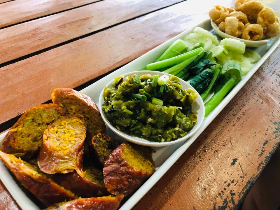 ฮอม Hom 2493, บ้านม่อนนกยูง, Kim's Cafe', ครัวจิ้นสด อาหารพื้นเมือง, ปั๋นใจ๋, สวนไซทอง ไส้กรอกเผาเตาดิน, ป้าแป้งเย็นตาโฟ ประตูชัย, ฮักเส้น ก๋วยเตี๋ยวต้มยำเมืองแพร่, ขนมเส้นน้ำย้อย กาดน้ำทอง -โจหยก, วีวี่ (weewee food and catering), ข้าวซอยเจ้เล็กประตูชัย แพร่, ร้านลาบป้ามา, ร่มไม้ใหญ่ เรสเตอรองท์, ร้านจิ้นนึ่งแม่หล่าย