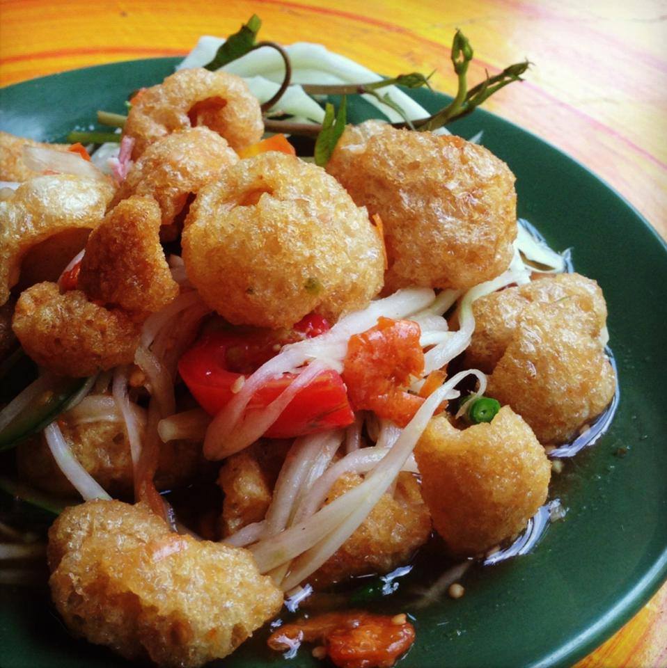 ฮอม Hom 2493, บ้านม่อนนกยูง, Kim's Cafe', ครัวจิ้นสด อาหารพื้นเมือง, ปั๋นใจ๋, สวนไซทอง ไส้กรอกเผาเตาดิน, ป้าแป้งเย็นตาโฟ ประตูชัย, ฮักเส้น ก๋วยเตี๋ยวต้มยำเมืองแพร่, ขนมเส้นน้ำย้อย กาดน้ำทอง -โจหยก, วีวี่ (weewee food and catering), ข้าวซอยเจ้เล็กประตูชัย แพร่, ร้านลาบป้ามา, ร่มไม้ใหญ่ เรสเตอรองท์, ร้านจิ้นนึ่งแม่หล่าย