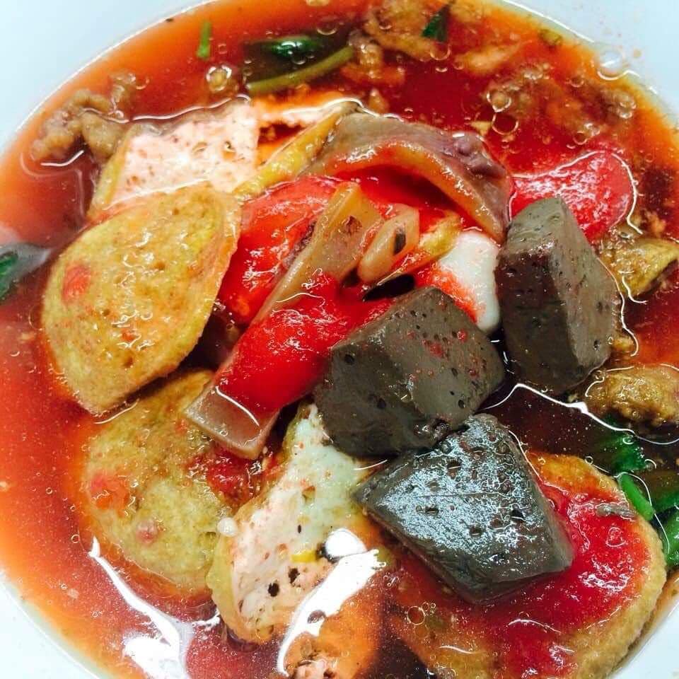 ฮอม Hom 2493, บ้านม่อนนกยูง, Kim's Cafe', ครัวจิ้นสด อาหารพื้นเมือง, ปั๋นใจ๋, สวนไซทอง ไส้กรอกเผาเตาดิน, ป้าแป้งเย็นตาโฟ ประตูชัย, ฮักเส้น ก๋วยเตี๋ยวต้มยำเมืองแพร่, ขนมเส้นน้ำย้อย กาดน้ำทอง -โจหยก, วีวี่ (weewee food and catering), ข้าวซอยเจ้เล็กประตูชัย แพร่, ร้านลาบป้ามา, ร่มไม้ใหญ่ เรสเตอรองท์, ร้านจิ้นนึ่งแม่หล่าย