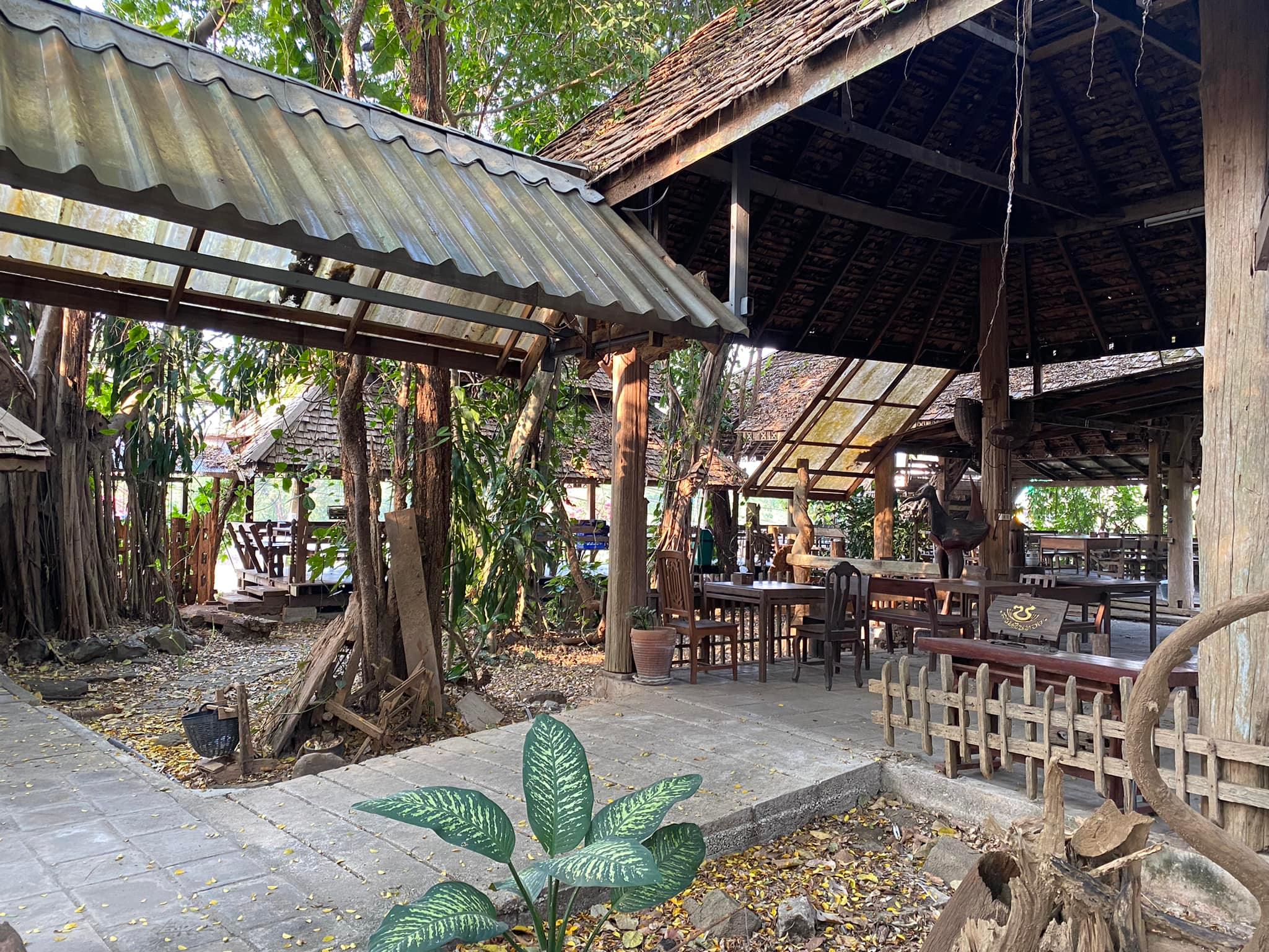 ฮอม Hom 2493, บ้านม่อนนกยูง, Kim's Cafe', ครัวจิ้นสด อาหารพื้นเมือง, ปั๋นใจ๋, สวนไซทอง ไส้กรอกเผาเตาดิน, ป้าแป้งเย็นตาโฟ ประตูชัย, ฮักเส้น ก๋วยเตี๋ยวต้มยำเมืองแพร่, ขนมเส้นน้ำย้อย กาดน้ำทอง -โจหยก, วีวี่ (weewee food and catering), ข้าวซอยเจ้เล็กประตูชัย แพร่, ร้านลาบป้ามา, ร่มไม้ใหญ่ เรสเตอรองท์, ร้านจิ้นนึ่งแม่หล่าย