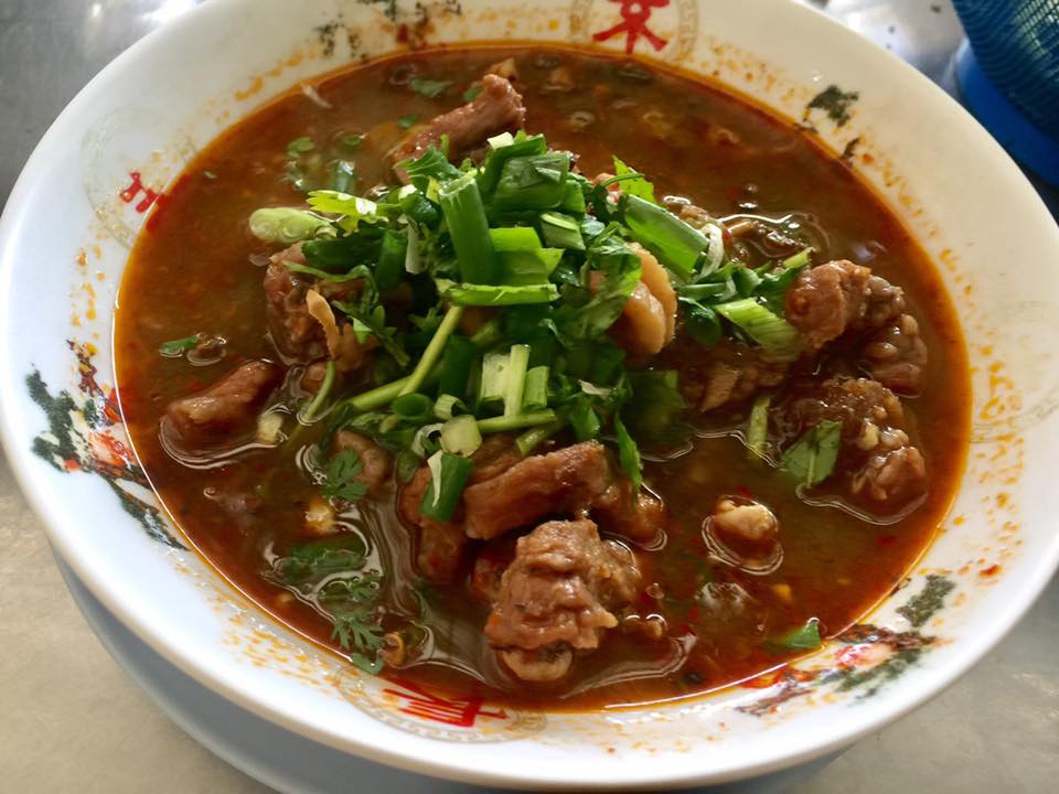 ฮอม Hom 2493, บ้านม่อนนกยูง, Kim's Cafe', ครัวจิ้นสด อาหารพื้นเมือง, ปั๋นใจ๋, สวนไซทอง ไส้กรอกเผาเตาดิน, ป้าแป้งเย็นตาโฟ ประตูชัย, ฮักเส้น ก๋วยเตี๋ยวต้มยำเมืองแพร่, ขนมเส้นน้ำย้อย กาดน้ำทอง -โจหยก, วีวี่ (weewee food and catering), ข้าวซอยเจ้เล็กประตูชัย แพร่, ร้านลาบป้ามา, ร่มไม้ใหญ่ เรสเตอรองท์, ร้านจิ้นนึ่งแม่หล่าย