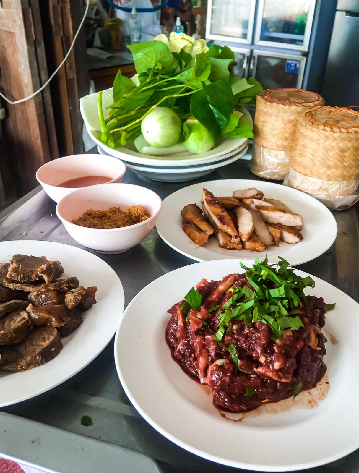 ฮอม Hom 2493, บ้านม่อนนกยูง, Kim's Cafe', ครัวจิ้นสด อาหารพื้นเมือง, ปั๋นใจ๋, สวนไซทอง ไส้กรอกเผาเตาดิน, ป้าแป้งเย็นตาโฟ ประตูชัย, ฮักเส้น ก๋วยเตี๋ยวต้มยำเมืองแพร่, ขนมเส้นน้ำย้อย กาดน้ำทอง -โจหยก, วีวี่ (weewee food and catering), ข้าวซอยเจ้เล็กประตูชัย แพร่, ร้านลาบป้ามา, ร่มไม้ใหญ่ เรสเตอรองท์, ร้านจิ้นนึ่งแม่หล่าย