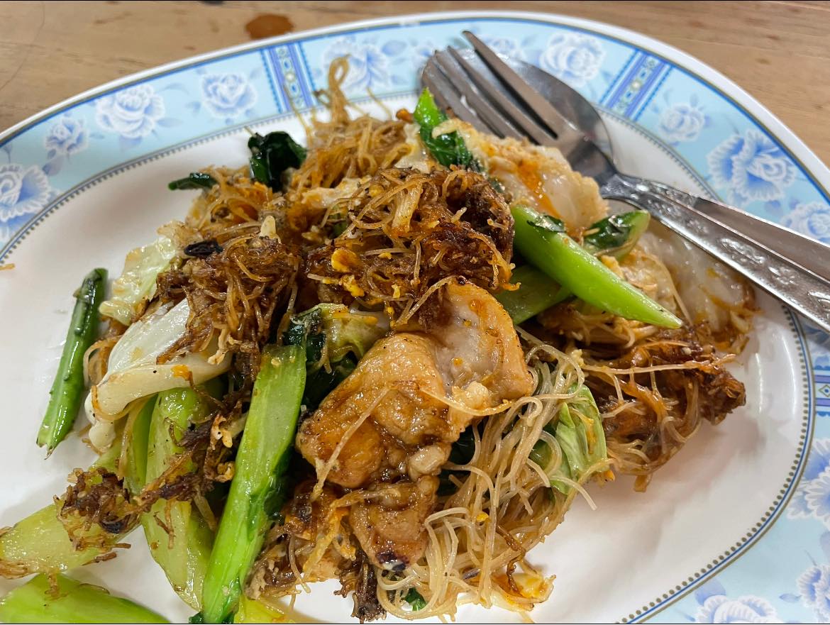 ส.พาณิชย์ เกี๊ยวกรอบ 100ปี ตลาดโบราณเสาไห้, ข้าวต้มคนเห็น, ครัวปลาสราวุธ, ราดหน้าเลี่ยวตังไล้, ร้านอาหารบ้านซายิด