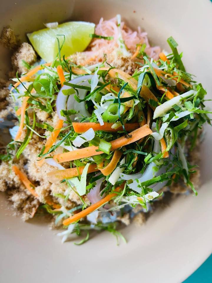 แป๊ะยิ้ม ติ่มซำ, ติ่มซำซอย 14, มิตรทาวน์, บุญจิราแต่เตี้ยม, หยวนเป่า กระบี่, กระบี่ติ่มซำ, สาขา 1 เยื้องรพ.กระบี่, โกเล็กชวนชิม, โรตีบางนรา ณ กระบี่, 89 Cafe, ข้าวหน้าเป็ดเยาวราช รสเด็ด, ณ เมืองบี่ ฮาลาลติ่มซำ, โชคชัยติ่มซำ ตลาดเก่ากระบี่, จ๊ะดำ