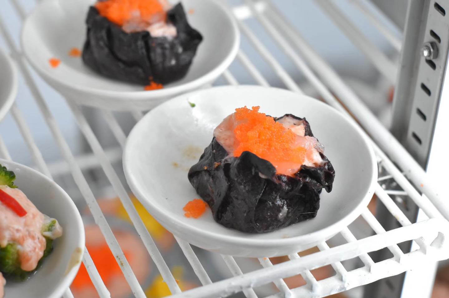 แป๊ะยิ้ม ติ่มซำ, ติ่มซำซอย 14, มิตรทาวน์, บุญจิราแต่เตี้ยม, หยวนเป่า กระบี่, กระบี่ติ่มซำ, สาขา 1 เยื้องรพ.กระบี่, โกเล็กชวนชิม, โรตีบางนรา ณ กระบี่, 89 Cafe, ข้าวหน้าเป็ดเยาวราช รสเด็ด, ณ เมืองบี่ ฮาลาลติ่มซำ, โชคชัยติ่มซำ ตลาดเก่ากระบี่, จ๊ะดำ