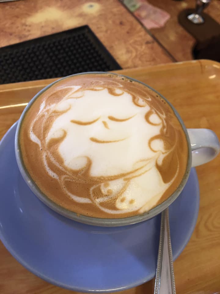 แป๊ะยิ้ม ติ่มซำ, ติ่มซำซอย 14, มิตรทาวน์, บุญจิราแต่เตี้ยม, หยวนเป่า กระบี่, กระบี่ติ่มซำ, สาขา 1 เยื้องรพ.กระบี่, โกเล็กชวนชิม, โรตีบางนรา ณ กระบี่, 89 Cafe, ข้าวหน้าเป็ดเยาวราช รสเด็ด, ณ เมืองบี่ ฮาลาลติ่มซำ, โชคชัยติ่มซำ ตลาดเก่ากระบี่, จ๊ะดำ