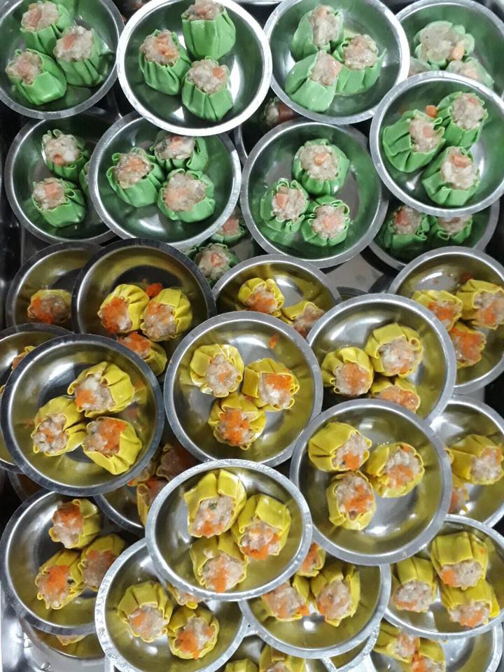 แป๊ะยิ้ม ติ่มซำ, ติ่มซำซอย 14, มิตรทาวน์, บุญจิราแต่เตี้ยม, หยวนเป่า กระบี่, กระบี่ติ่มซำ, สาขา 1 เยื้องรพ.กระบี่, โกเล็กชวนชิม, โรตีบางนรา ณ กระบี่, 89 Cafe, ข้าวหน้าเป็ดเยาวราช รสเด็ด, ณ เมืองบี่ ฮาลาลติ่มซำ, โชคชัยติ่มซำ ตลาดเก่ากระบี่, จ๊ะดำ