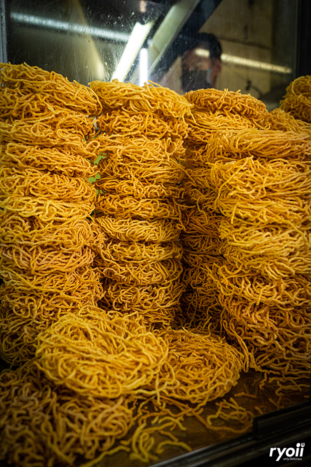 Anya Authentic Thai Cuisine, Kinu, สาขาเสาชิงช้า, ภูธรบาร์, ครัวอัปษร, สาขาถนนดินสอ, ขนมกุ๋ยช่ายเจ๊ต้อย, ตาชัยก๋วยเตี๋ยวสุโขทัย, โกปี๊เฮี้ยะไถ่กี่ ณ เสาชิงช้า, ไทยทำ เกาเหลาสมองหมู, จิต เตาถ่าน, ศิริพรโภชนา, มนต์ นมสด, เจ๊นี เผือกหิมะ, ลูกชิ้นหมูแพร่งนรา, นายอ้วนเย็นตาโฟเสาชิงช้า, สุขนิยม ขนมครกสิงคโปร์, ทิพย์สมัย ผัดไทยประตูผี, เช็งซิมอี๊ , สาขาเสาชิงช้า, Bite and Bond, ร้านติ่นฟง Tinn Feng, บรรพชน Bun Bar Chon, นมโจ เสาชิงช้า, ข้าวหมูแดงนายชุน