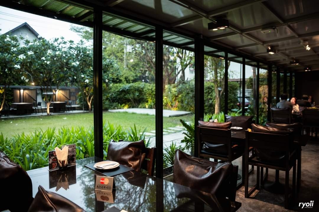 อิ่มเอิบแหนมเนือง, แอมเฮือง อาหารเวียตนาม, M.J. แหนมเนือง หนองคาย พลับพลาชัย, Arunee Cuisine, เชิญตะวัน, คำม่วน แหนมเนือง, สาขาหทัยราษฏร์, บ้านเวียดนาม คลอง4, Winner House, Pho Van, พี่หยองแหนมเนือง, วิลลี่แหนมเนือง Delivery, So Saigon เมืองทองธานี, กรีน แหนมเนือง, Saigon Recipe, Eat Viet, ครัวเมืองเว้ ลาว-ญวน, แหนมเนืองลับแล, แหนมเนืองคุณอ้อ, ลองดู, SAIGON VIETNAMESE RESTAURANT, โรงแรม ASIA HOTEL, VT แหนมเนือง, สาขาพระราม9, MJ แหนมเนืองอาหารเวียดนาม-อีสาน ทวีวัฒนา, ยัมมี่ แหนมเนือง เซ็นจูรี่ อ่อนนุช, Thuyền, แหนมเนืองนายช่าง Delivery