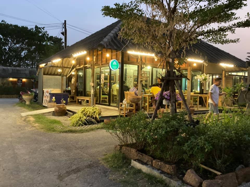 อิ่มเอิบแหนมเนือง, แอมเฮือง อาหารเวียตนาม, M.J. แหนมเนือง หนองคาย พลับพลาชัย, Arunee Cuisine, เชิญตะวัน, คำม่วน แหนมเนือง, สาขาหทัยราษฏร์, บ้านเวียดนาม คลอง4, Winner House, Pho Van, พี่หยองแหนมเนือง, วิลลี่แหนมเนือง Delivery, So Saigon เมืองทองธานี, กรีน แหนมเนือง, Saigon Recipe, Eat Viet, ครัวเมืองเว้ ลาว-ญวน, แหนมเนืองลับแล, แหนมเนืองคุณอ้อ, ลองดู, SAIGON VIETNAMESE RESTAURANT, โรงแรม ASIA HOTEL, VT แหนมเนือง, สาขาพระราม9, MJ แหนมเนืองอาหารเวียดนาม-อีสาน ทวีวัฒนา, ยัมมี่ แหนมเนือง เซ็นจูรี่ อ่อนนุช, Thuyền, แหนมเนืองนายช่าง Delivery