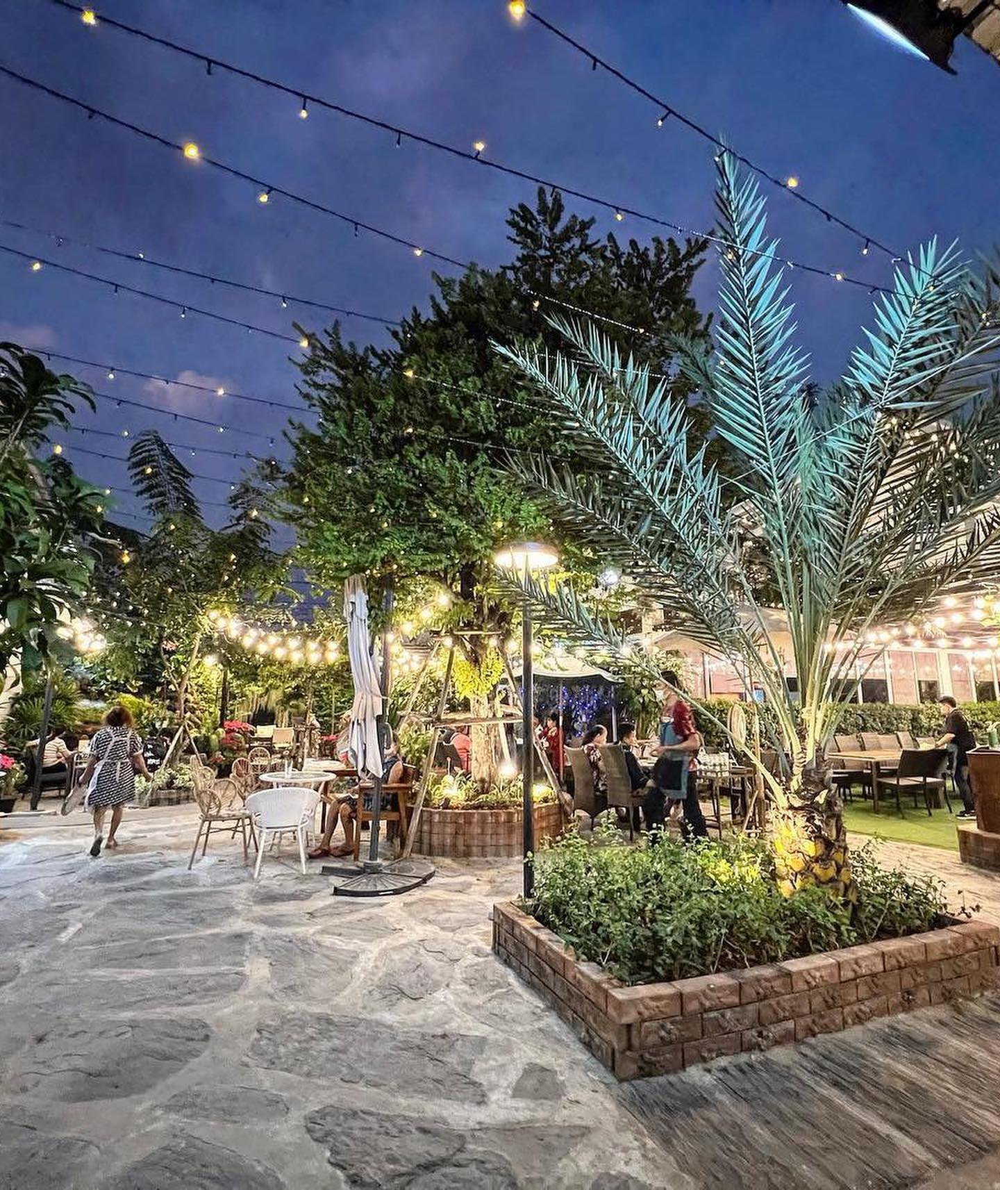 อองตอง ข้าวซอย, ครัวลุงแฉ่ว, Thien Duong, เจ๊โอว, บ้านต้นไทร, ข้าวต้มปลา (กิมโป้), Mezzaluna Restaurant, ครัวอัปษร, ศรีตราด, แม่กลองหัวปลาหม้อไฟ ปูไข่นึ่งนม, Tonkin - Annam, Baan Phadthai, ฉ่อยเป็ดย่าง, ผัดไทยไฟทะลุ, แสนยอด, ครัวลุงลอยป่าลั่น, ลิ้มเหล่าโหงว, สาขาเยาวราช, ภัตตาคารจ๊ากกี่, Lay lao, Punjab Grill Bangkok, ส้มตำคุณกัญจณ์