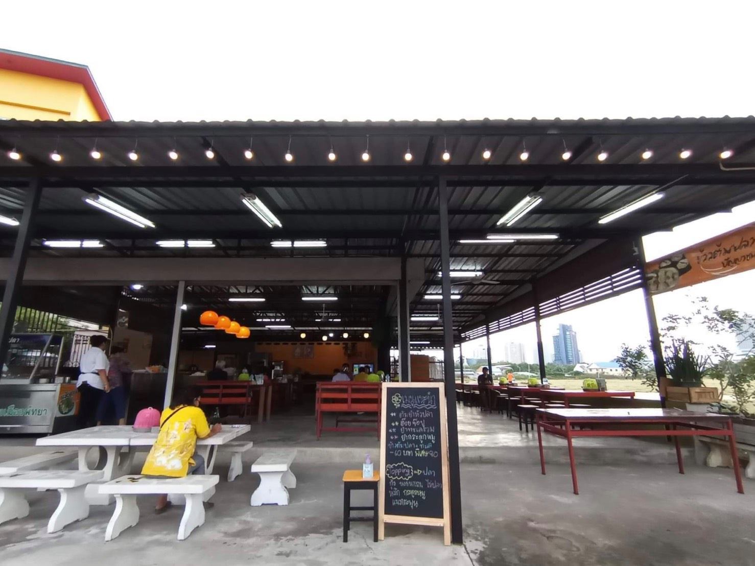 ข้าวต้มปลา 164, สาขาพัทยา, ข้าวต้มกุ๊ย ปาหนัน สูตรต้นตำรับ สาขาพัทยา , ข้าวต้มปลาเจ้าเก่า ลานโพธิ์เดิม, เจ๊นงค์ ข้าวต้มบาทเดียว พัทยา, ข้าวต้มป้าเล็กโต้รุ่ง, ราชาข้าวต้มผักบุ้งลอยฟ้า พัทยากลาง, ป.อยู่เย็นรสเด่น พัทยา, ข้าวต้มปลาปัญญาชน, สาขาพัทยากลางสาย 3, ราชาข้าวต้มผักบุ้งลอยฟ้า, สาขาพัทยาสาย 3, ข้าวต้มหนุ่ม พัทยา, ตี๋เล็ก ข้าวต้มปลา, ข้าวต้มปลาแป๊ะจั๊ว, ร้านข้าวต้มประจันบาน, ข้าวต้มโชคอนันต์