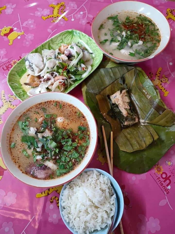 ข้าวต้มปลา 164, สาขาพัทยา, ข้าวต้มกุ๊ย ปาหนัน สูตรต้นตำรับ สาขาพัทยา , ข้าวต้มปลาเจ้าเก่า ลานโพธิ์เดิม, เจ๊นงค์ ข้าวต้มบาทเดียว พัทยา, ข้าวต้มป้าเล็กโต้รุ่ง, ราชาข้าวต้มผักบุ้งลอยฟ้า พัทยากลาง, ป.อยู่เย็นรสเด่น พัทยา, ข้าวต้มปลาปัญญาชน, สาขาพัทยากลางสาย 3, ราชาข้าวต้มผักบุ้งลอยฟ้า, สาขาพัทยาสาย 3, ข้าวต้มหนุ่ม พัทยา, ตี๋เล็ก ข้าวต้มปลา, ข้าวต้มปลาแป๊ะจั๊ว, ร้านข้าวต้มประจันบาน, ข้าวต้มโชคอนันต์