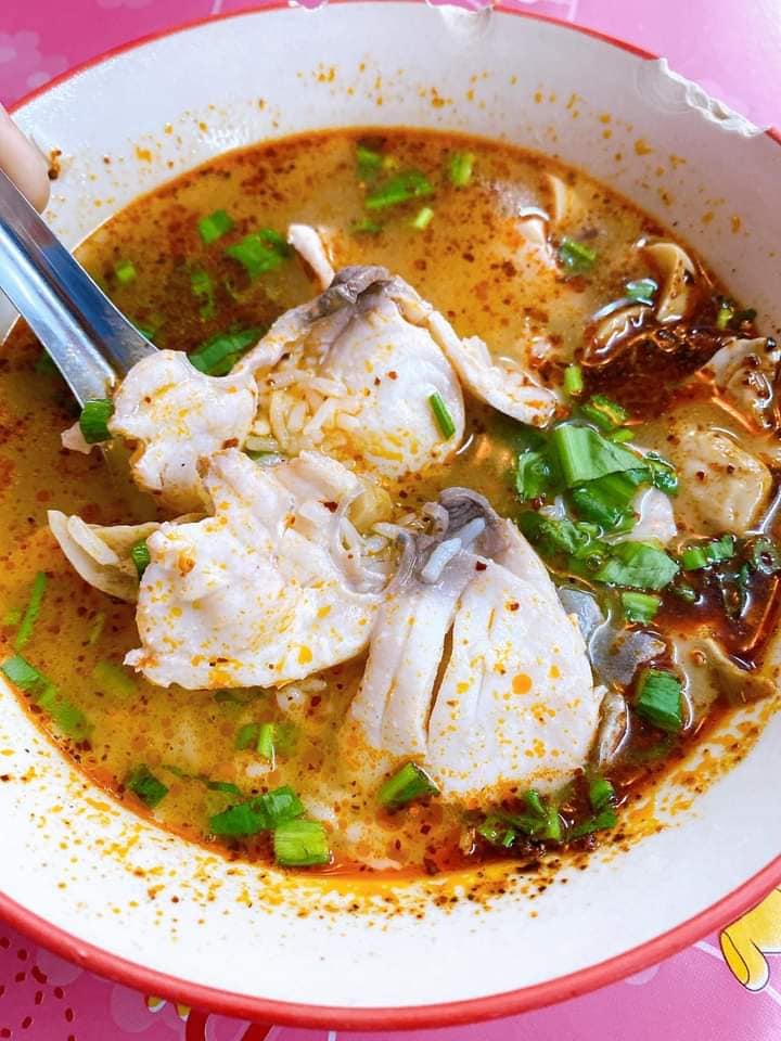 ข้าวต้มปลา 164, สาขาพัทยา, ข้าวต้มกุ๊ย ปาหนัน สูตรต้นตำรับ สาขาพัทยา , ข้าวต้มปลาเจ้าเก่า ลานโพธิ์เดิม, เจ๊นงค์ ข้าวต้มบาทเดียว พัทยา, ข้าวต้มป้าเล็กโต้รุ่ง, ราชาข้าวต้มผักบุ้งลอยฟ้า พัทยากลาง, ป.อยู่เย็นรสเด่น พัทยา, ข้าวต้มปลาปัญญาชน, สาขาพัทยากลางสาย 3, ราชาข้าวต้มผักบุ้งลอยฟ้า, สาขาพัทยาสาย 3, ข้าวต้มหนุ่ม พัทยา, ตี๋เล็ก ข้าวต้มปลา, ข้าวต้มปลาแป๊ะจั๊ว, ร้านข้าวต้มประจันบาน, ข้าวต้มโชคอนันต์