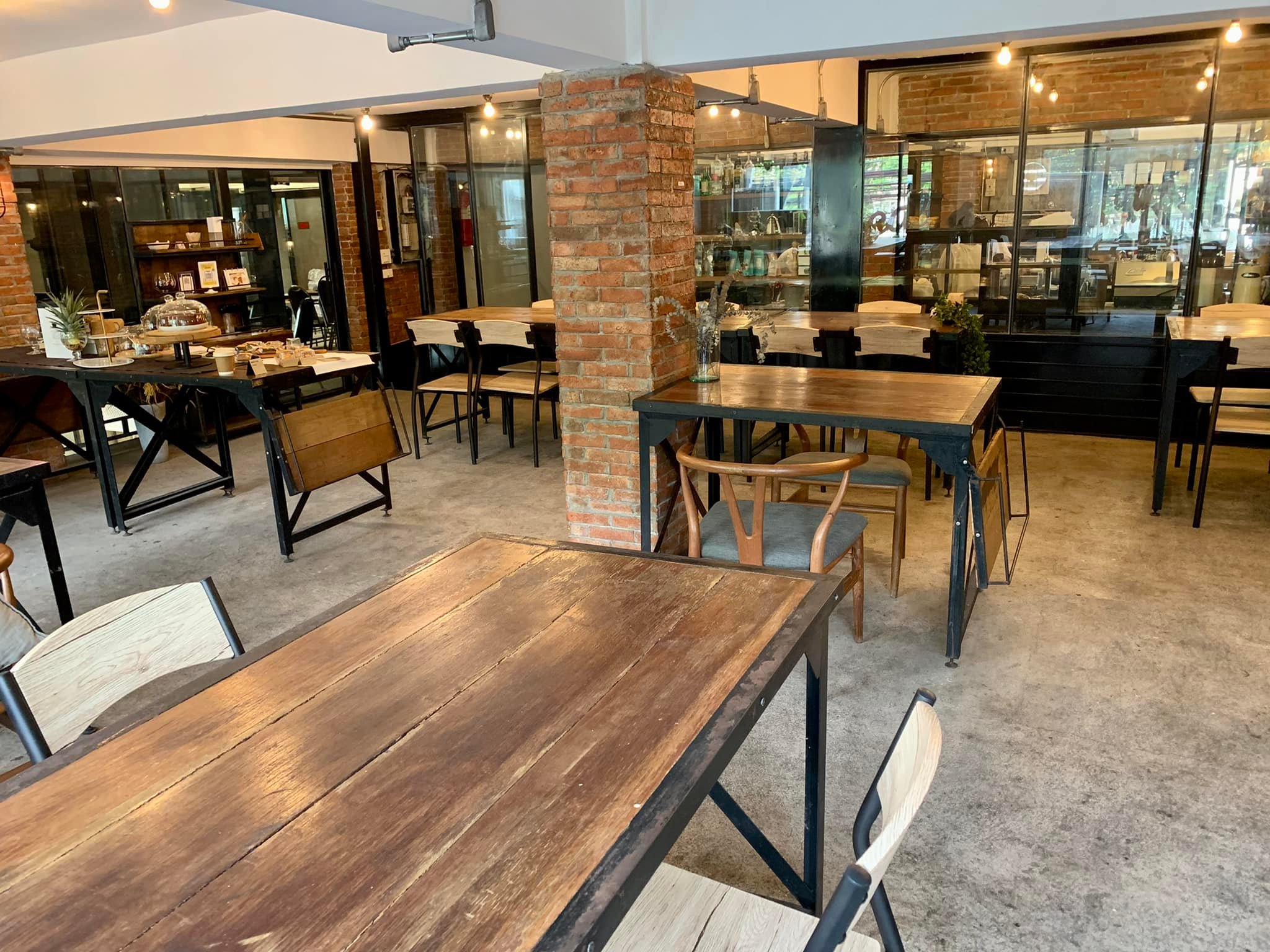 Flinders Street Cafe, Simplycafebkk, Neighbor cats koff bar, Bunnierista, Blend cafe, Hatchery, SEVENDAYS cafe & bakehouse, Smith & Rabbit Cuisine