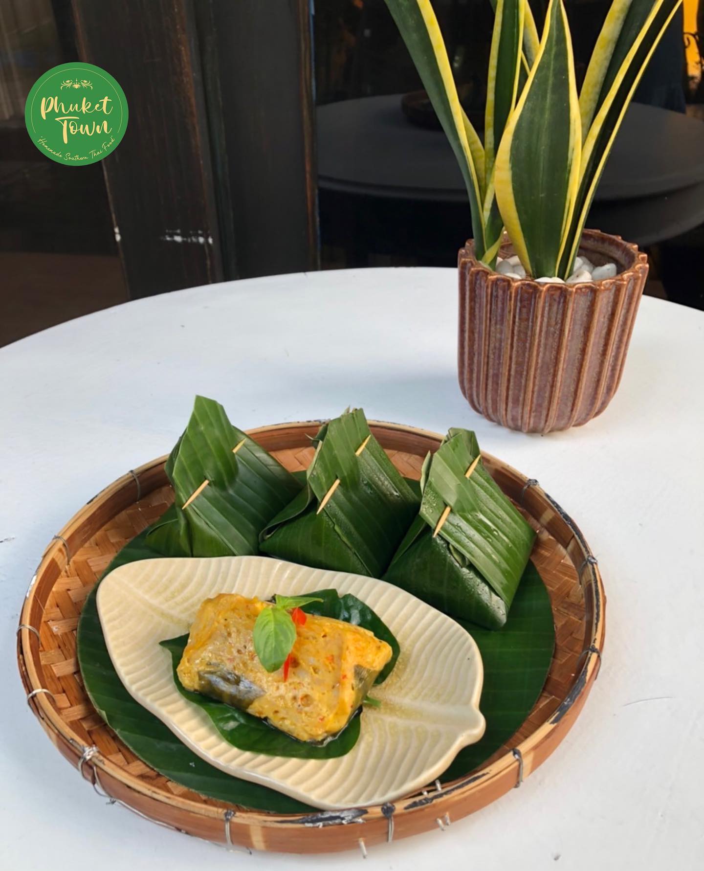 NARA Thai Cuisine, Supanniga Eating Room, สาขาท่าเตียน, Marie Guimar, อรุณ, Phuket Town Restaurant, บ้านรับรอง, ต้นเครื่อง, Ruen Noppagao - ร้านอาหารเรือนนพเก้า, บ้านไอซ์, กลางซอย, อ้อยหวาน, Simmer by Praha , Ther Dining &amp; Bar