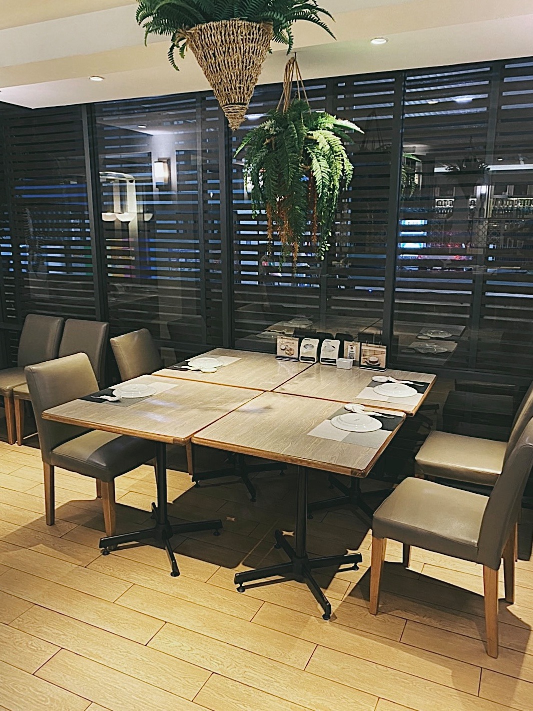 NARA Thai Cuisine, Supanniga Eating Room, สาขาท่าเตียน, Marie Guimar, อรุณ, Phuket Town Restaurant, บ้านรับรอง, ต้นเครื่อง, Ruen Noppagao - ร้านอาหารเรือนนพเก้า, บ้านไอซ์, กลางซอย, อ้อยหวาน, Simmer by Praha , Ther Dining &amp; Bar