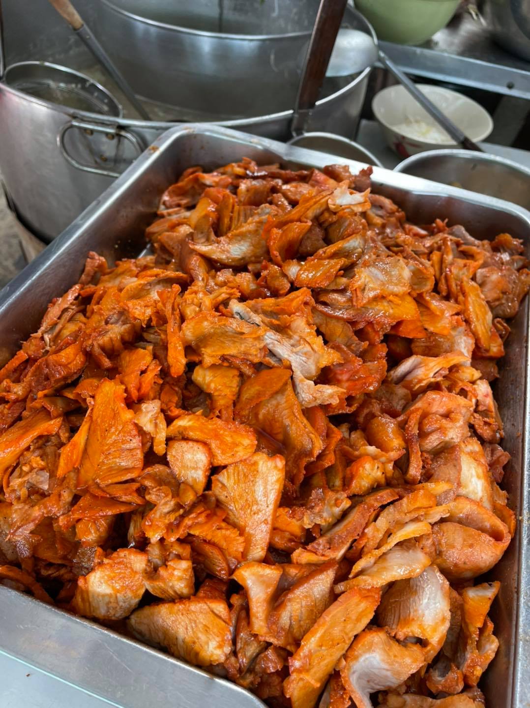 ก๋วยเตี๋ยวสูตรโบราณป้าพร, ร้านหอยทอดสิงห์บุรี, หมูสะเต๊ะ เฮียแกละ, ร้านจุ้งบริการ, ก๋วยเตี๋ยวหมูเฮียติ่ง, ก๋วยเตี๋ยวหมูเฮียติ่ง เปิดบริการตามปกติ ทุกวัน เวลา 10:00–19:00 น. สอบถามเพิ่มเติม โทร. 081 365 8495 , ร้านหอยทอดย่าชิต หน้าวัดธรรมนิยม อยุธยา, ก๋วยเตี๋ยวเรือไก่ฉีกป้าปุ๊, บ้านไม้ริมน้ำ, ก๋วยเตี๋ยวไทยบ้านคุณยายหยด สาขาอยุธยา