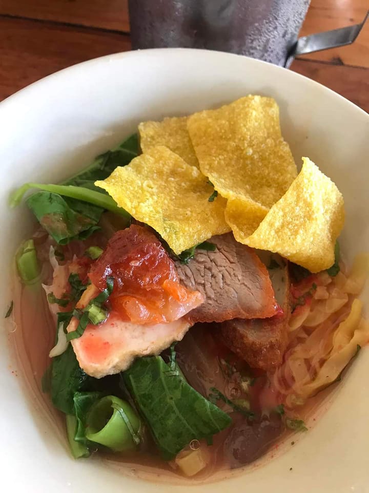 ก๋วยเตี๋ยวสูตรโบราณป้าพร, ร้านหอยทอดสิงห์บุรี, หมูสะเต๊ะ เฮียแกละ, ร้านจุ้งบริการ, ก๋วยเตี๋ยวหมูเฮียติ่ง, ก๋วยเตี๋ยวหมูเฮียติ่ง เปิดบริการตามปกติ ทุกวัน เวลา 10:00–19:00 น. สอบถามเพิ่มเติม โทร. 081 365 8495 , ร้านหอยทอดย่าชิต หน้าวัดธรรมนิยม อยุธยา, ก๋วยเตี๋ยวเรือไก่ฉีกป้าปุ๊, บ้านไม้ริมน้ำ, ก๋วยเตี๋ยวไทยบ้านคุณยายหยด สาขาอยุธยา