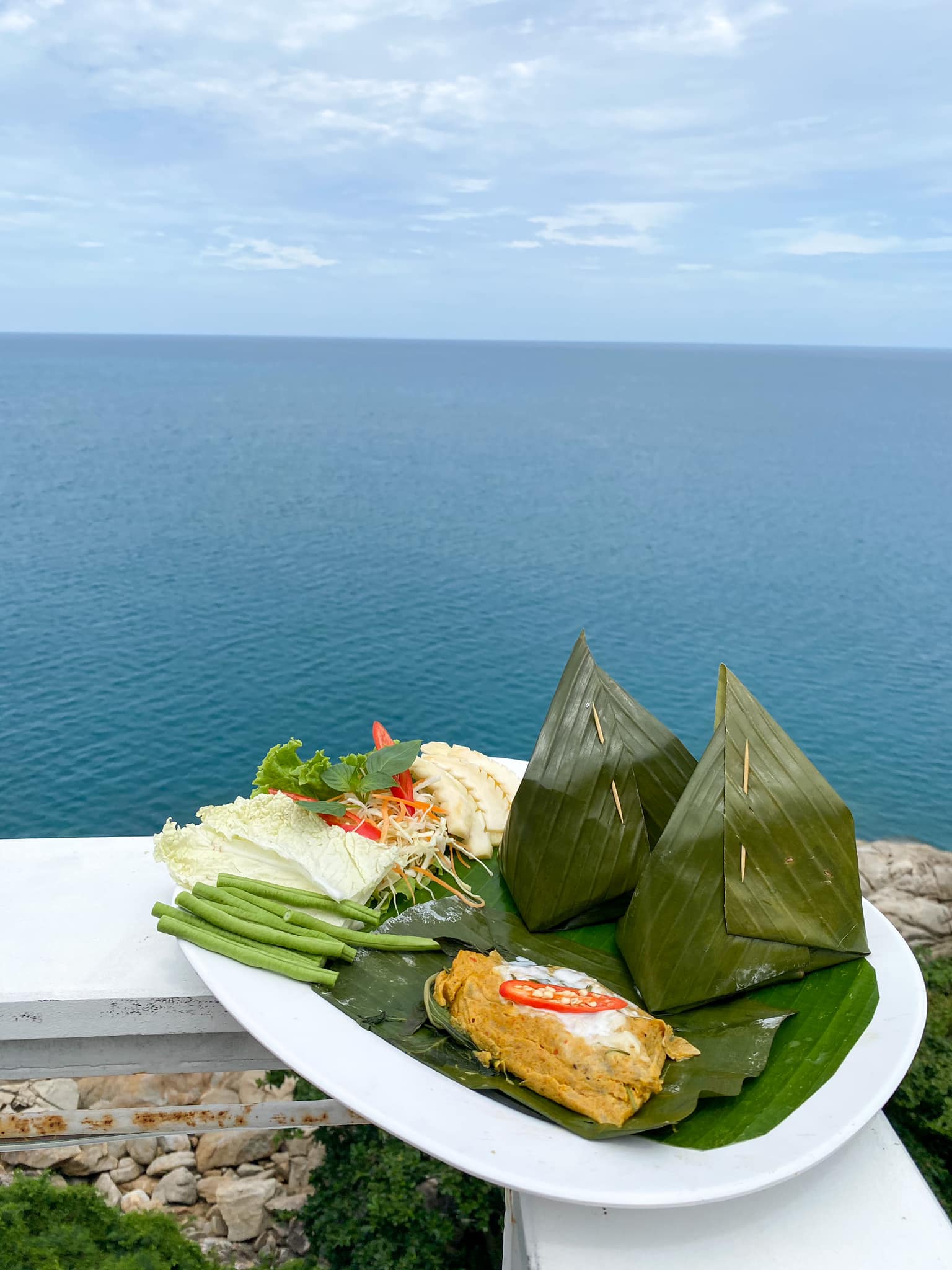 บ้านสวนลุงไข่, พี่เชษฐ์, Sawasdee-CuP Samui, ร้านอาหารข้าวหอม เกาะสมุย, ครัวชาวบ้าน, ท่าเรือสมุยซีฟู้ด, เสบียงเล, Mira Serene, โกเซ้ง เกาะสมุย, ครัวเสวยสมุย, The Roof Samui, มิสสมุย, Jam restaurant