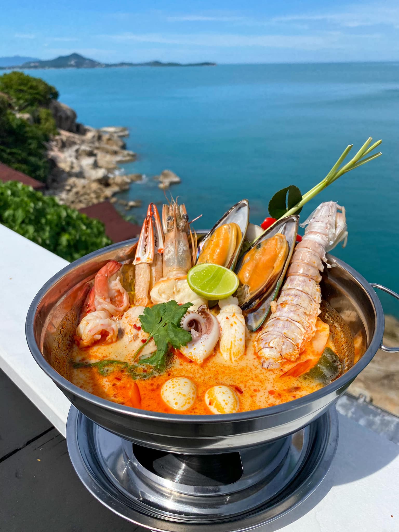 บ้านสวนลุงไข่, พี่เชษฐ์, Sawasdee-CuP Samui, ร้านอาหารข้าวหอม เกาะสมุย, ครัวชาวบ้าน, ท่าเรือสมุยซีฟู้ด, เสบียงเล, Mira Serene, โกเซ้ง เกาะสมุย, ครัวเสวยสมุย, The Roof Samui, มิสสมุย, Jam restaurant