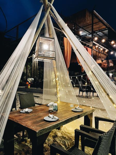 บ้านสวนลุงไข่, พี่เชษฐ์, Sawasdee-CuP Samui, ร้านอาหารข้าวหอม เกาะสมุย, ครัวชาวบ้าน, ท่าเรือสมุยซีฟู้ด, เสบียงเล, Mira Serene, โกเซ้ง เกาะสมุย, ครัวเสวยสมุย, The Roof Samui, มิสสมุย, Jam restaurant