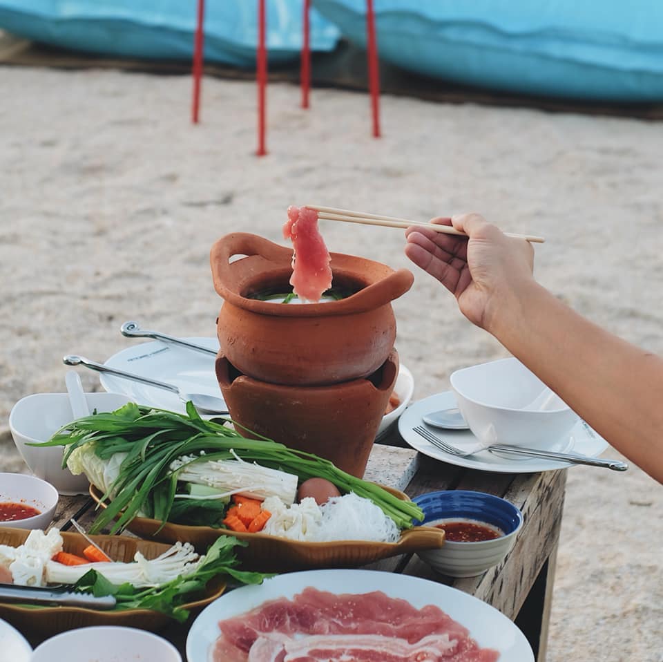 บ้านสวนลุงไข่, พี่เชษฐ์, Sawasdee-CuP Samui, ร้านอาหารข้าวหอม เกาะสมุย, ครัวชาวบ้าน, ท่าเรือสมุยซีฟู้ด, เสบียงเล, Mira Serene, โกเซ้ง เกาะสมุย, ครัวเสวยสมุย, The Roof Samui, มิสสมุย, Jam restaurant
