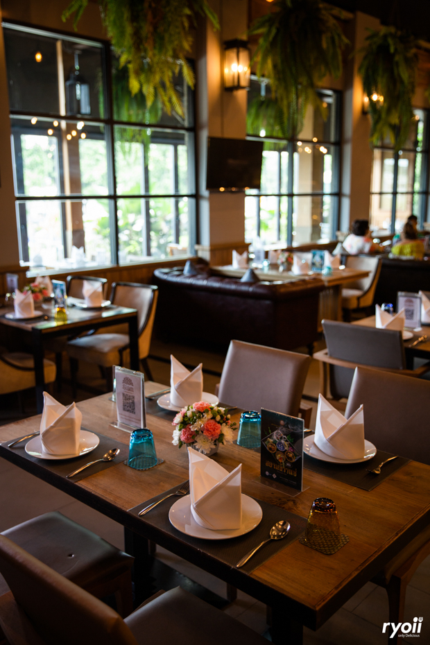 บ้านสวย ในสวน, Siam Brasserie , The Treehouse Nongchok, Natura Cafe, BaanNaiSuan Cafe&amp;Yoga, Patom, Portobello &amp; Désiré, ครัวบ้านสวนสุวรรณ, ร้านอาหารฐิตารีย์ สวนรถไฟ จตุจักร, บ้านสวน อบอวลรัก