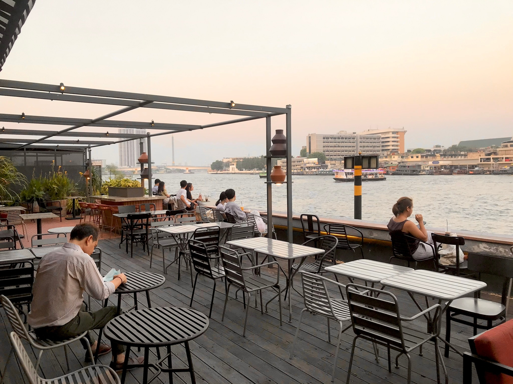 Coffee No.9, สาขาวังหลัง-ศิริราช, Second Cafe Wanglang, N10cafe, สวงอยู่ที่วังหลัง, กาแฟร่ำรวย วังหลัง, 342 Bar