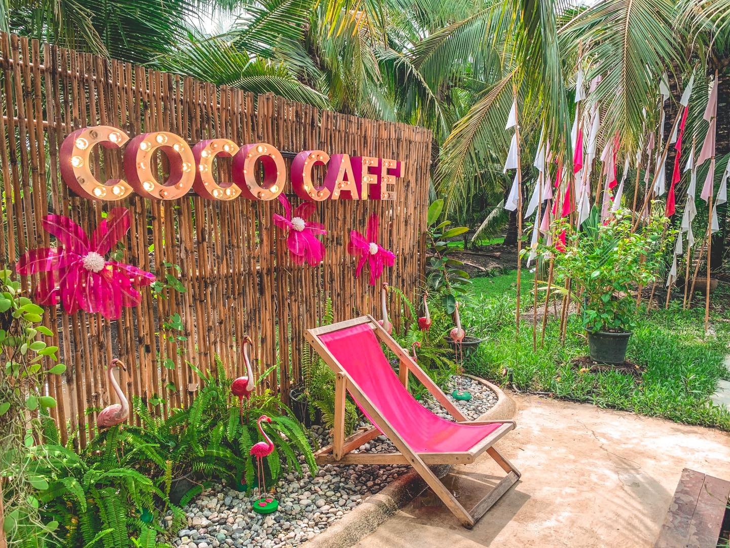 เรือนชายน้ำ Cafe&amp;Restaurant, ban.jingjo, See Sea Sun - แบบง่ายๆ, ขวัญข้าว ริเวอร์ไซด์, The sunflower cafe, KokoroCafe', FREJA Coffee &amp; Co, Rays River Cafe, Behind The Beans, พร้าวหอมคาเฟ่, Kinlamoon, House Cafe', บ้านสวนพาฝัน, La Bella Cafe, PakPap Cafe, ขมุน คาเฟ่ มหาชัย, Baanthaicafe, ดีกัน คาเฟ่, COCO CAFE'