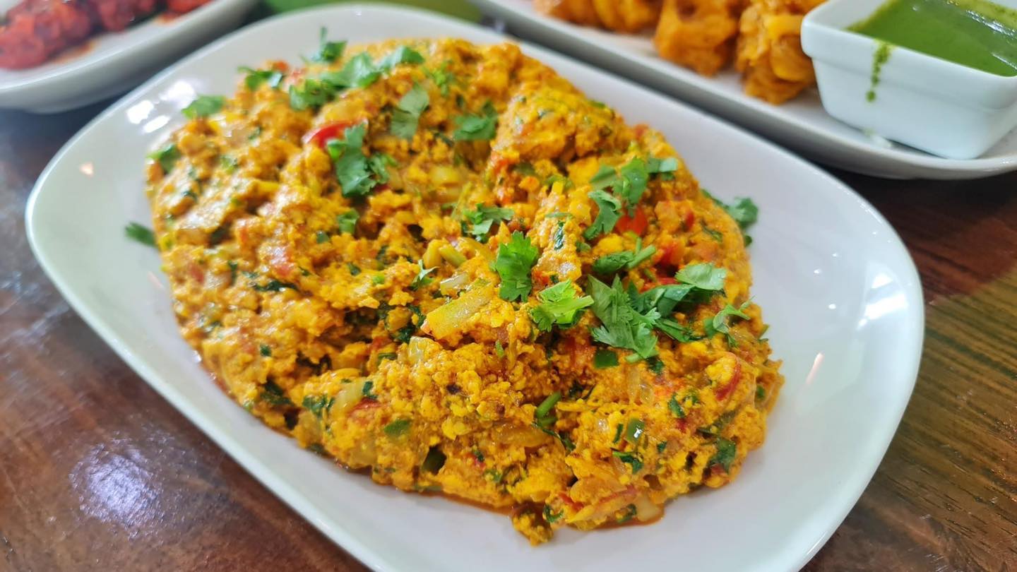 CURRY IN BOXES, Zafran Eatery, Tony's Restaurant พาหุรัด, Indian Essence Art, Indian Cuisine , Deven Chef Restaurant, Spicy by Nature, Indian Food 17 ถนนเจริญนคร, Amritsr, Indus, Royal India