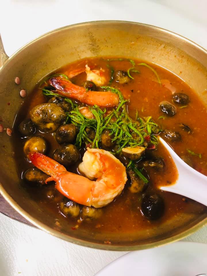 ครัวจำแลง แปลงกาย, ศรีตราด, Jirakaan Restaurant, เสวยซีฟู้ด, เรือนมัลลิการ์, ต้นเครื่อง, บ้านไอซ์, Gedhawa เก็ดถะหวา, Cr. ภาพทั้งหมดจาก Facebook Gedhawa Sukhumvit33, Madam Saranair มาดามสาระแหน่, ตะลิงปลิง สุขุมวิท 34, แสนสำราญที่แสนแสบ