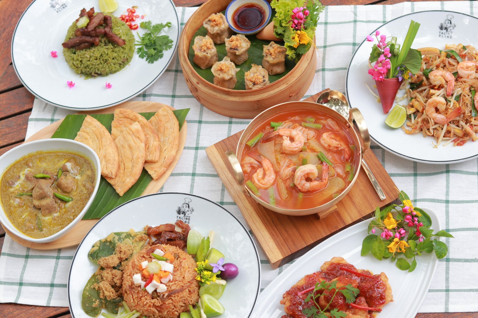 ครัวจำแลง แปลงกาย, ศรีตราด, Jirakaan Restaurant, เสวยซีฟู้ด, เรือนมัลลิการ์, ต้นเครื่อง, บ้านไอซ์, Gedhawa เก็ดถะหวา, Cr. ภาพทั้งหมดจาก Facebook Gedhawa Sukhumvit33, Madam Saranair มาดามสาระแหน่, ตะลิงปลิง สุขุมวิท 34, แสนสำราญที่แสนแสบ