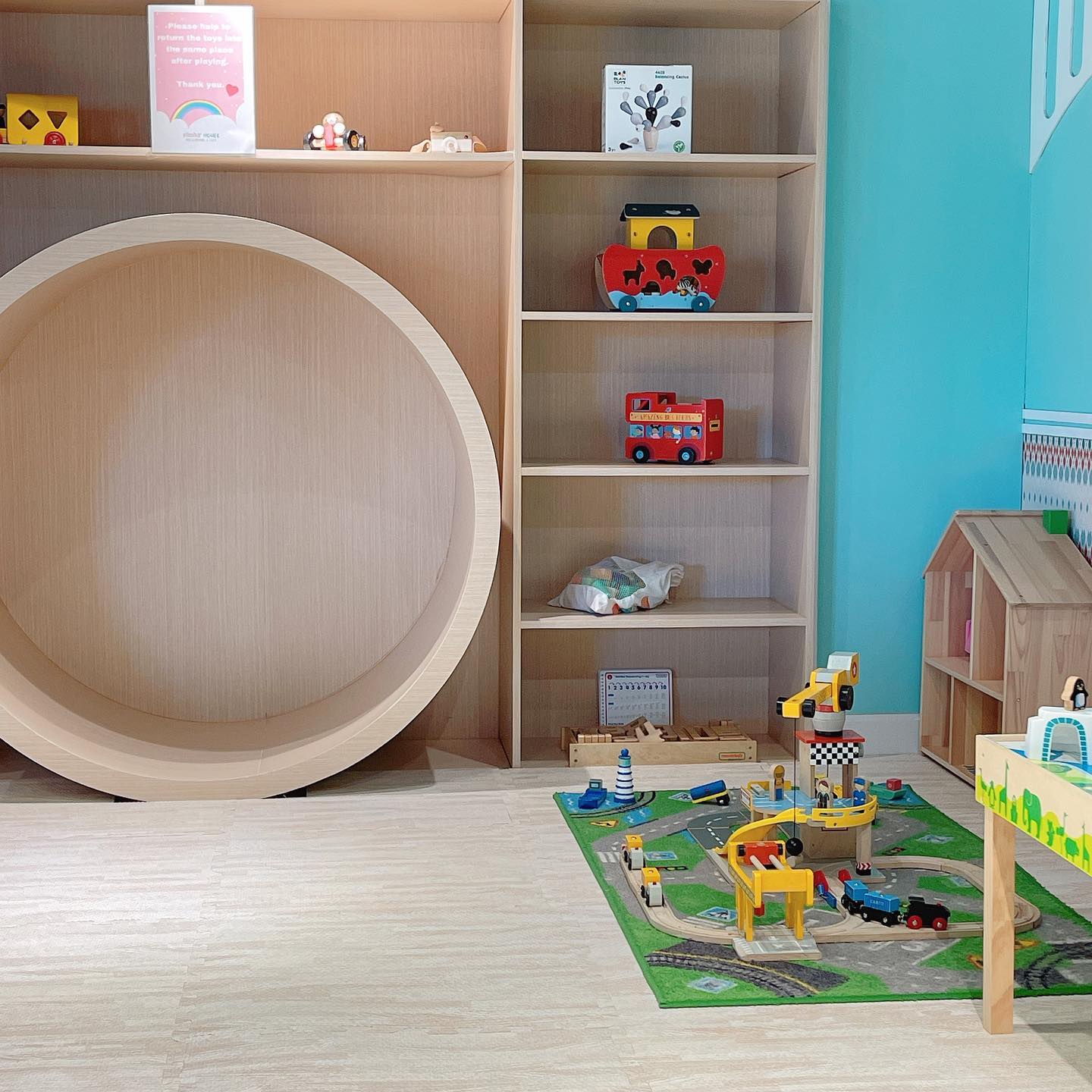 Kiddies’ House, ม้าก้านกล้วย คิดส์คาเฟ่, Little sheep kids cafe, Kickinkids, Moana Cafe, Organika Cafe and Play, Little Barn Kids Cafe, Pumpkin Art Town, DUBUA CAFE, FARM LUCK, Dressage Horse Café, Buttercup, Mari go round