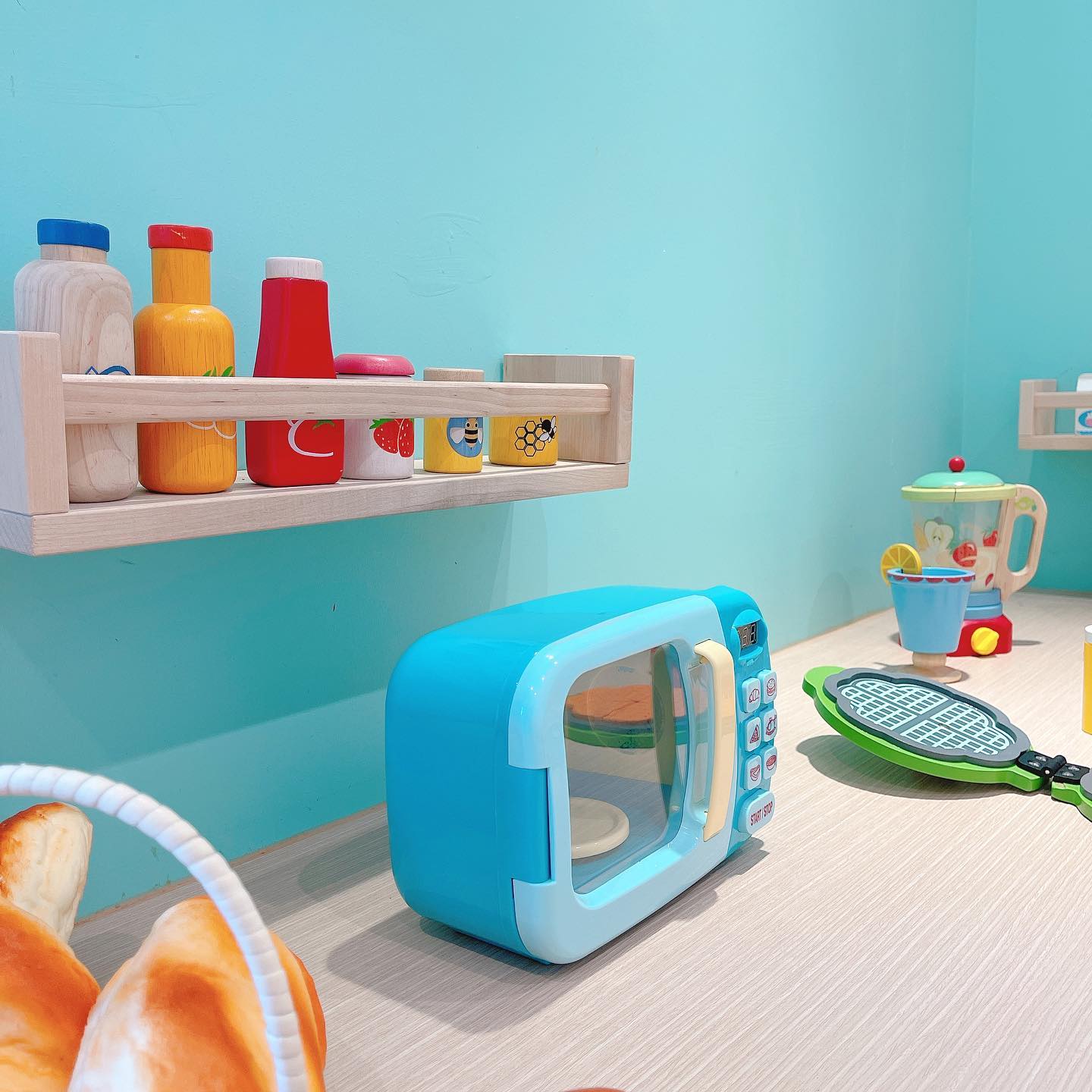 Kiddies’ House, ม้าก้านกล้วย คิดส์คาเฟ่, Little sheep kids cafe, Kickinkids, Moana Cafe, Organika Cafe and Play, Little Barn Kids Cafe, Pumpkin Art Town, DUBUA CAFE, FARM LUCK, Dressage Horse Café, Buttercup, Mari go round