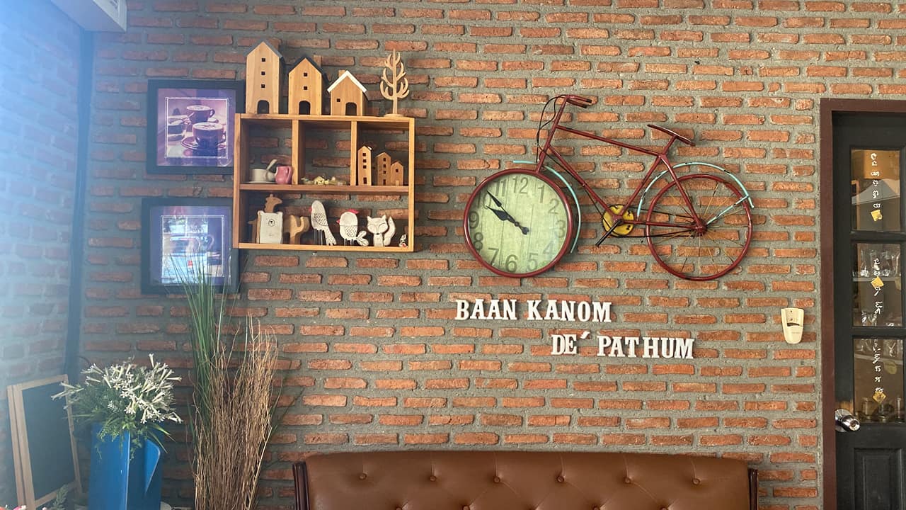 Smitten Cafe and Decor, Thong Ampai Café, THREE Cafe, Continue.cafe, Sunday in 345 cafe, Aprilhouse, The Aileen Cafe', Oliva Cafe, The Kottage Cafe, Plant Cafe, ปิ่นโตนามีตาล, Baan Kanom De'Pathum, Pumpkin Art Town, Mushroom Hut Cafe, KAD Cafe - กาด คาเฟ่, ADAM cafe