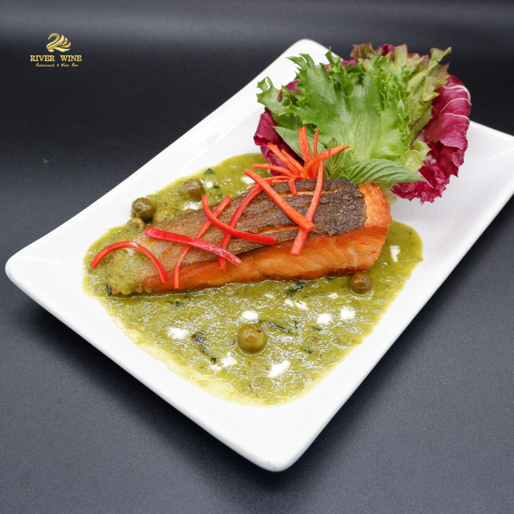 RARIN : BKK Riverside Venue, บ้านเอกเขนก ชัยพฤกษ์, The local Restaurant, Waterside Karaoke Restaurant, พหลวิว, River Wine Karaoke Restaurant, Green Bar and Restaurant, Chocolate Ville, Hard Rock Cafe Bangkok