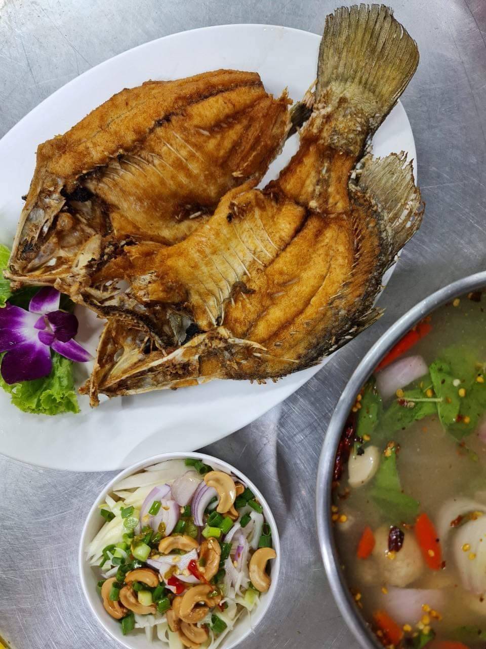 Pop View, ครัวบ้านกลางทะเล, Ripple Sea, ร้านลับหมึกช๊อต อ่าวอุดมซอย17, ร้านป๋าดำซีฟู้ด, ป้าแอ๊ดซีฟู๊ด, ติดดินซีฟู้ด, มุมอร่อย ศรีราชา, TOH CREW, เรือนน้ำซีฟู๊ด ศรีราชา, ครัวทะเล จันผา, ร้านอาหาร เฒ่าทะเล ซีฟู๊ด อ่าวอุดม, ร้านป้อมกินแล้วรวย