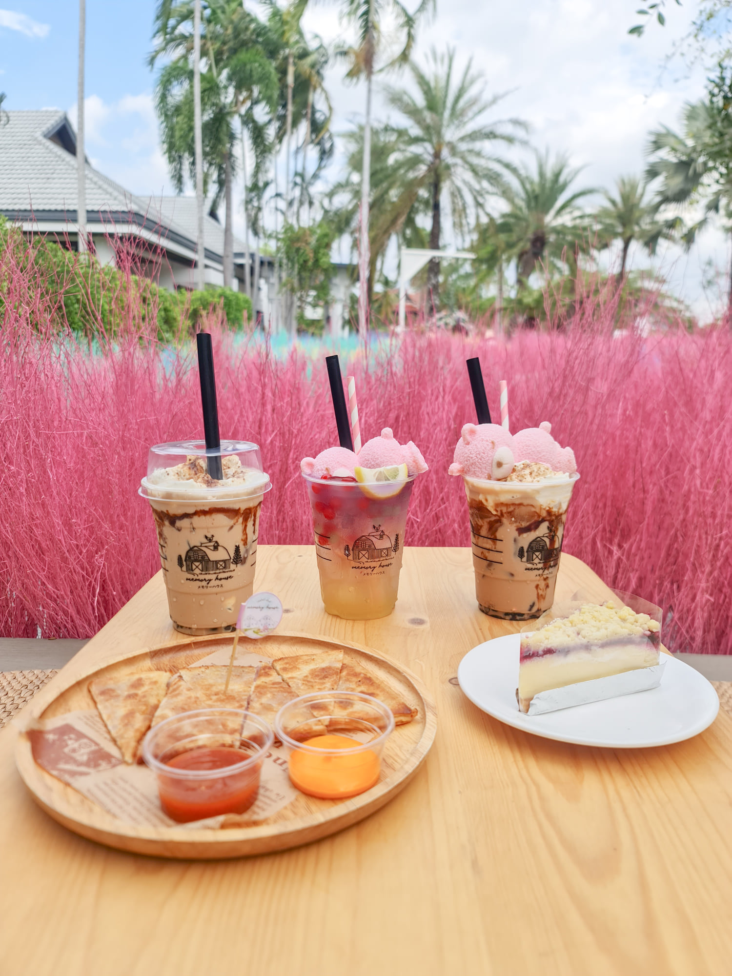 The Sine Cafe’, Whispering cafe, รักษ์น้ำคาเฟ่, Orenchi Cafe, KAWA Coffee and Co., Orenchi Specialty Coffee, Attitude Coffee, Memory House Cafe, In Garden Hut Cafe, ChataThammachart, She's The Legend Cafe, RIVA floating cafe, Good Mood House, นึก คาเฟ่ - วัดไร่ขิง, Ton Khao Terrace, CHADA Tea Boutique, Kark Crof.f