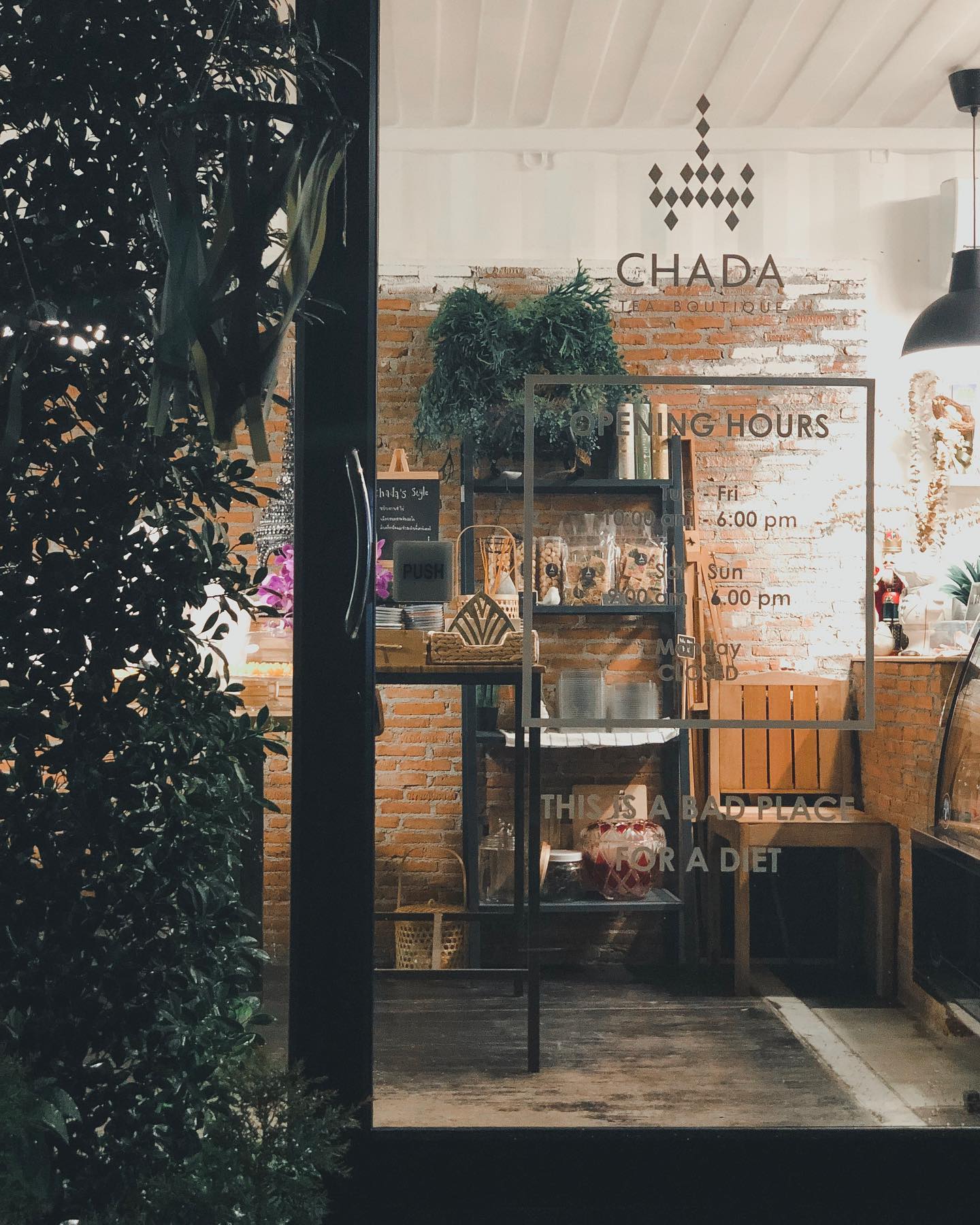 The Sine Cafe’, Whispering cafe, รักษ์น้ำคาเฟ่, Orenchi Cafe, KAWA Coffee and Co., Orenchi Specialty Coffee, Attitude Coffee, Memory House Cafe, In Garden Hut Cafe, ChataThammachart, She's The Legend Cafe, RIVA floating cafe, Good Mood House, นึก คาเฟ่ - วัดไร่ขิง, Ton Khao Terrace, CHADA Tea Boutique, Kark Crof.f