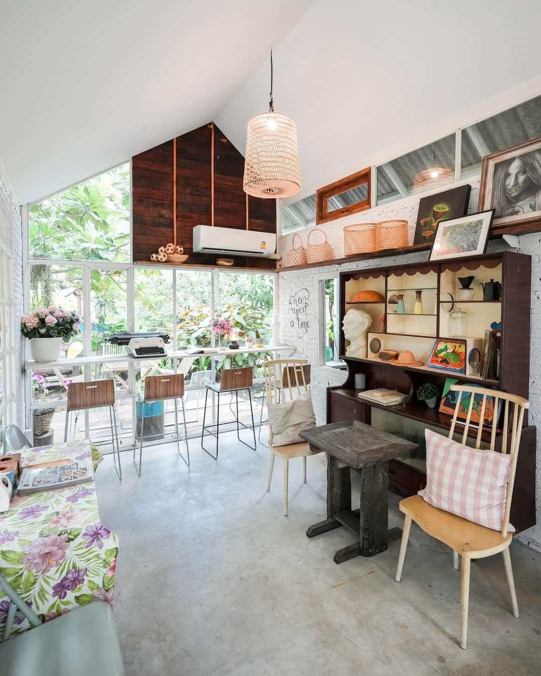 The Sine Cafe’, Whispering cafe, รักษ์น้ำคาเฟ่, Orenchi Cafe, KAWA Coffee and Co., Orenchi Specialty Coffee, Attitude Coffee, Memory House Cafe, In Garden Hut Cafe, ChataThammachart, She's The Legend Cafe, RIVA floating cafe, Good Mood House, นึก คาเฟ่ - วัดไร่ขิง, Ton Khao Terrace, CHADA Tea Boutique, Kark Crof.f