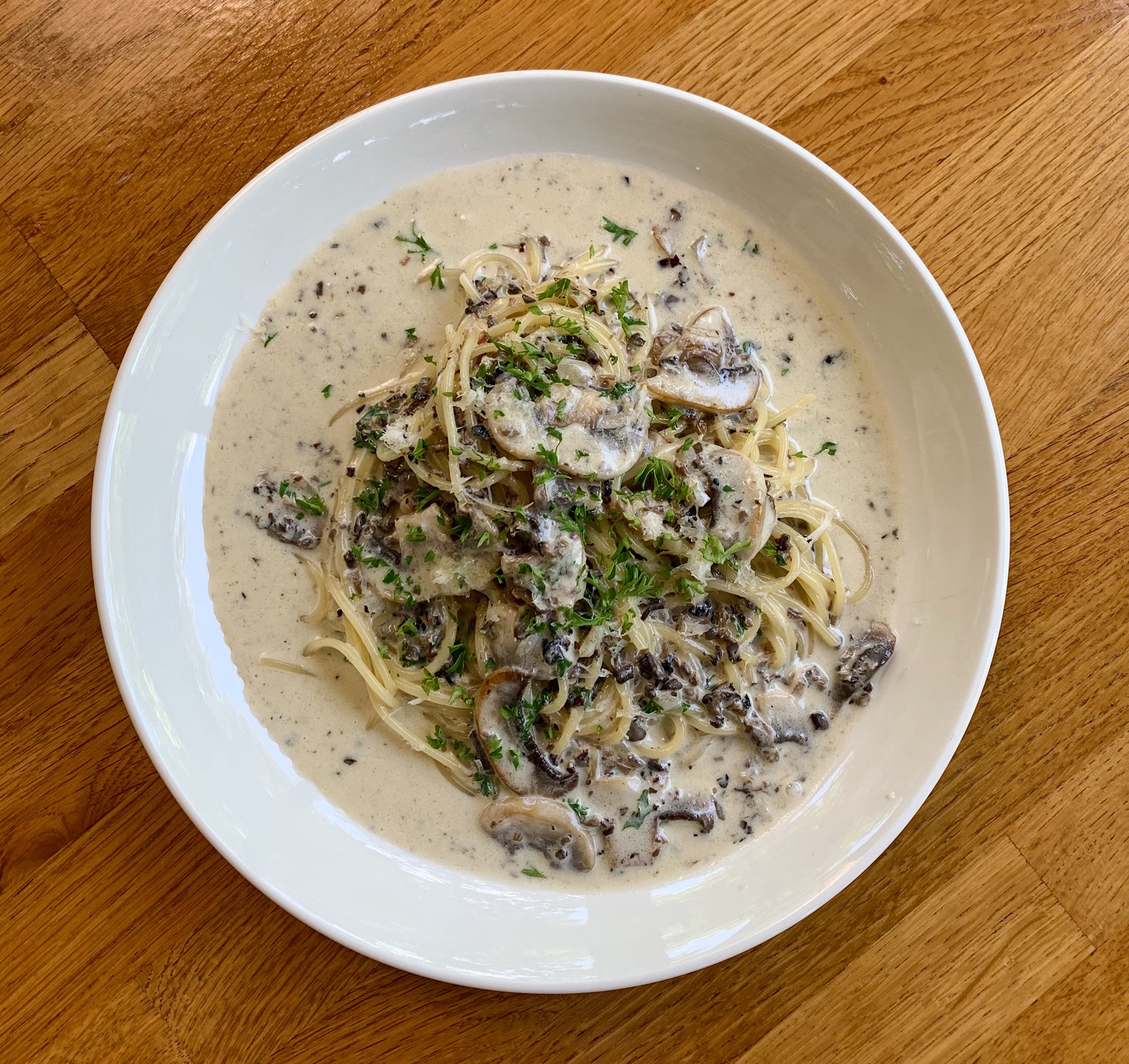 Pizzeria Limoncello, เชฟถนอม, กลมกล่อม BY CHEF AKE, Ciao Pizza, Pizza Aroy, Pizza Massilia, Grazie Pizzeria, The Garden Dough, Lanta Pizzeria, Mama Dolores, PizzaPazza, Dressage Horse Café, Pizzazo, Shelter Pizza พิซซ่าเตาถ่าน