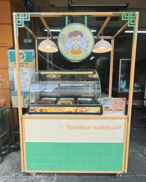 Brasserie 9, โจ๊กปรินซ์ บางรัก, Shelly House, ประจักษ์, Baan Khanitha Thai restaurants, สาขาสาทร, ก๋วยเตี่ยวลูกชิ้นปลาเจ้หลี, ขาหมูตรอกซุงบางรัก เจ้าเก่า, เอ๋กระเพาะปลา ตรอกซุง, ทอดมันกวางตุ้ง สีนวล, นายเม้ง บะหมี่ปู เกี๊ยวกุ้งยักษ์, Panlee Bakery, ร้านลาบอุบล คนตระการ สี่แยกสาทร สุรศักดิ์