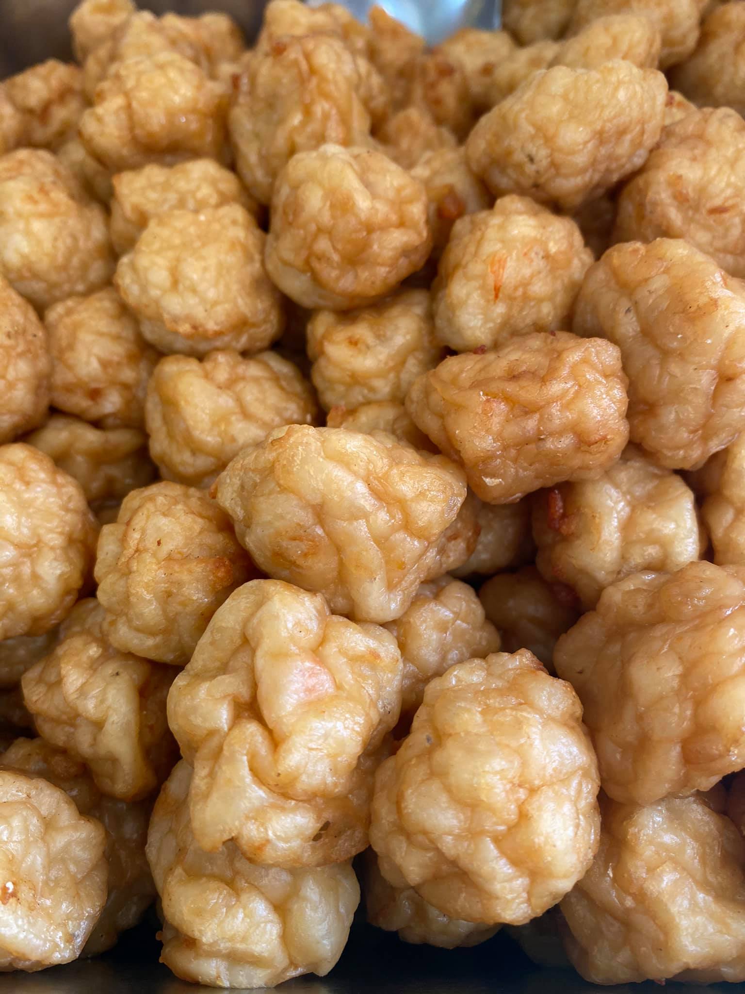 ส้มตำอุทุมพรกสิกรบางลำพู, คาริม โรตีมะตะบะ​, ขนมจีนน้ำยา บางลำภู, เจ้กบบางลำภู ต้มยำกุ้งรอบกลางคืน, Patonggo Cafe, จิระเย็นตาโฟ, ข้าวแกงบางลำพู 2517, ขนมเบื้องแม่ประภา, อาอีซะฮ์ รสดี, พัวกี่, ก๋วยเตี๋ยวลูกชิ้นปลานายง้ำ, โรงนํ้าชา มิตรามิตร, ข้าวแช่แม่ศิริ บางลำพู, พิกุลถั่วแปบแป้งสด, ห้องอาหารกร บางลำพู, เตี๋ยวตุ๋นบ้านสวน สาขาบางลำพู