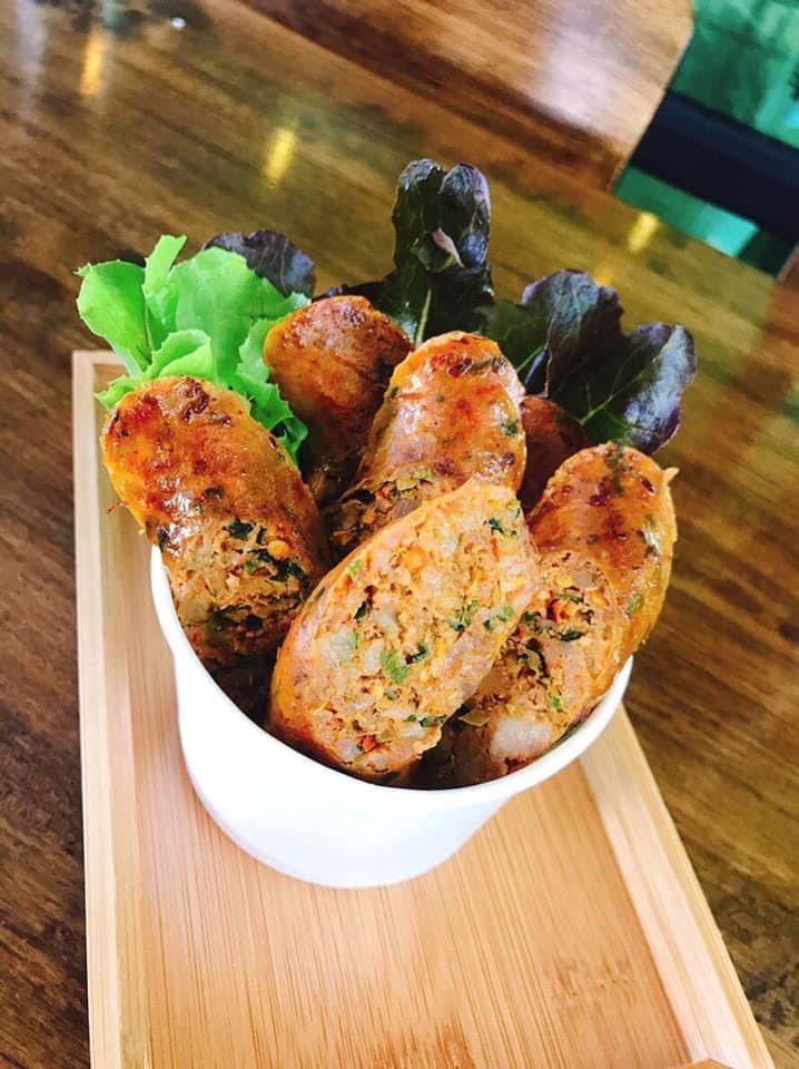 ล้าน เหนือ-น่าน อาหารเหนือ, เนื้อเหนือ Neua.Neur.Bkk, ต๋องเต็มโต๊ะ, สาขาพุทธมณฑล สาย 2, อองตอง ข้าวซอย, ละอ่อน น้ำเงี้ยว อาหารเหนือ, เฮือนลำพูน, รัชดาอาหารเหนือ, ร้านลำแต๊ๆ อาหารพื้นเมือง, ข้าวซอยลำดวนฟ้าฮ่ามเชียงใหม่, สาขาวิภาวดีรังสิต 58, หอมด่วน, ต๊ะต่อนยอน, Cr. ภาพทั้งหมดจาก Facebook ต๊ะต่อนยอน อาหารเหนือ, ฮ้านจาวเหนือ, ต๋องเหนือ Express, ข้าวซอยเชียงใหม่ ตรงข้ามกรมศุลกากร, ครัวเจียงใหม่, ครัวมะแข่น, กาดหลวง มินิ